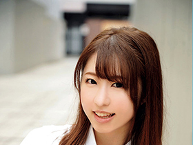 性支配を受け入れる無抵抗な美少女たち　サンプル画像02